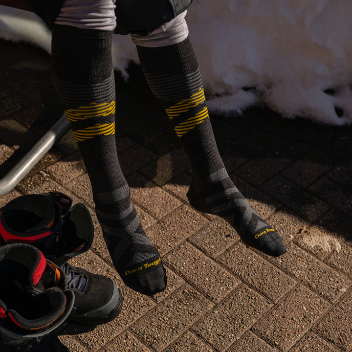 close up on model of the 8002 pennet rfl in carbon