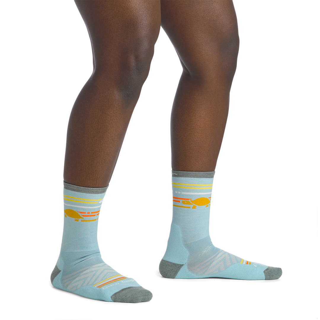 on model image standing bare foot wearing the 1050 pacer micro crew in glacier colorway