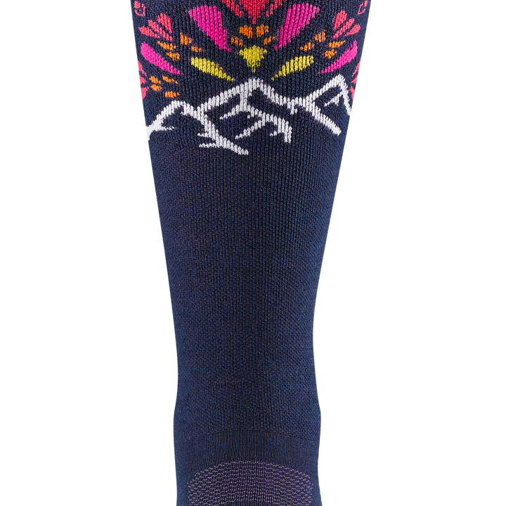 Close up of the detail on the shin of the 8039 Daybreak in Eclipse