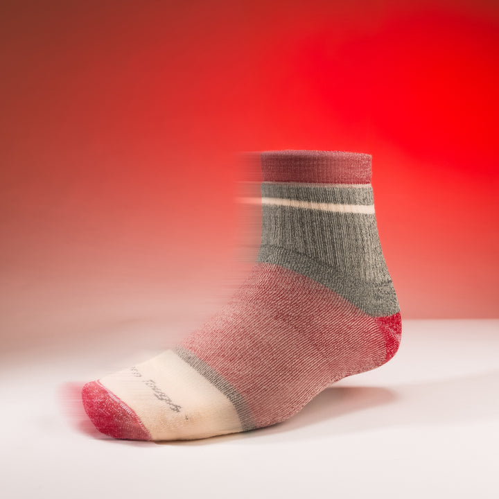 Stylized image of the 6118 Apres shorty in the spice colorway